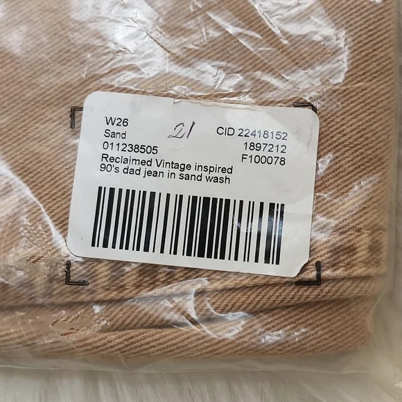 ASOS Reclaimed Vintage Inspired 90's Dad Jeans in Sand Wash W 26 NEW NWT - Picture 6 of 13